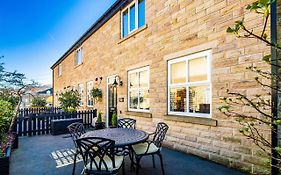 Buxton Centre Cosy Cottage With Free Secure Parking